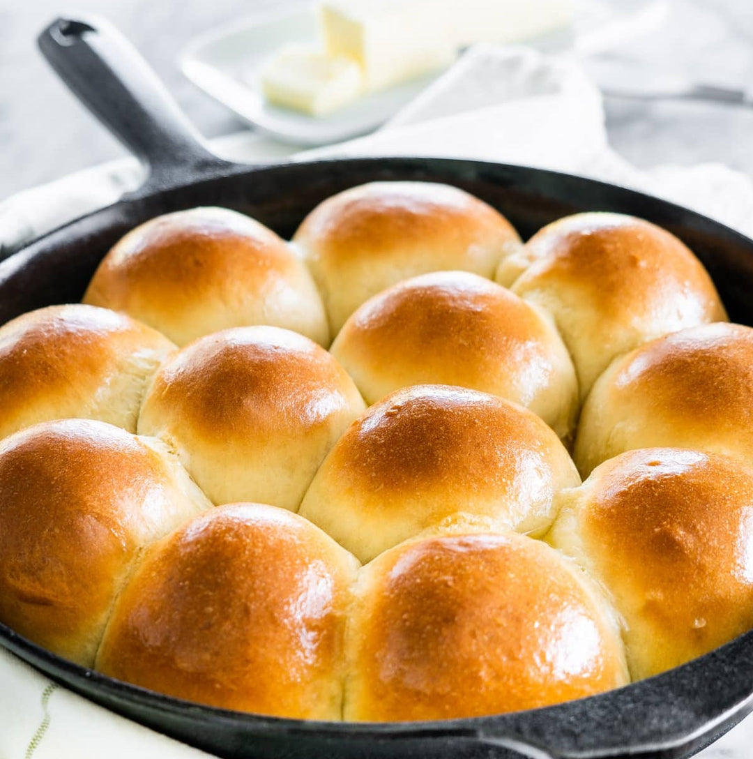 SOURDOUGH DINNER ROLLS